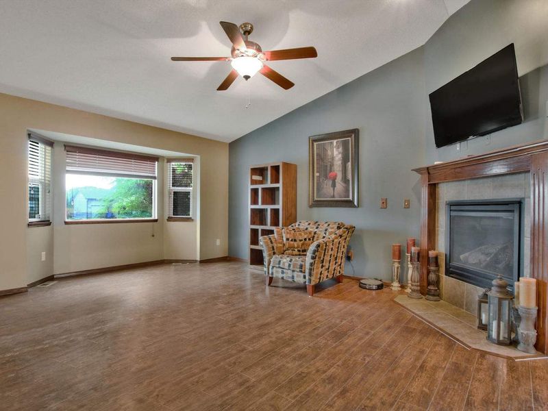 2304 E Spring Hill Dr, Goddard, KS 67052