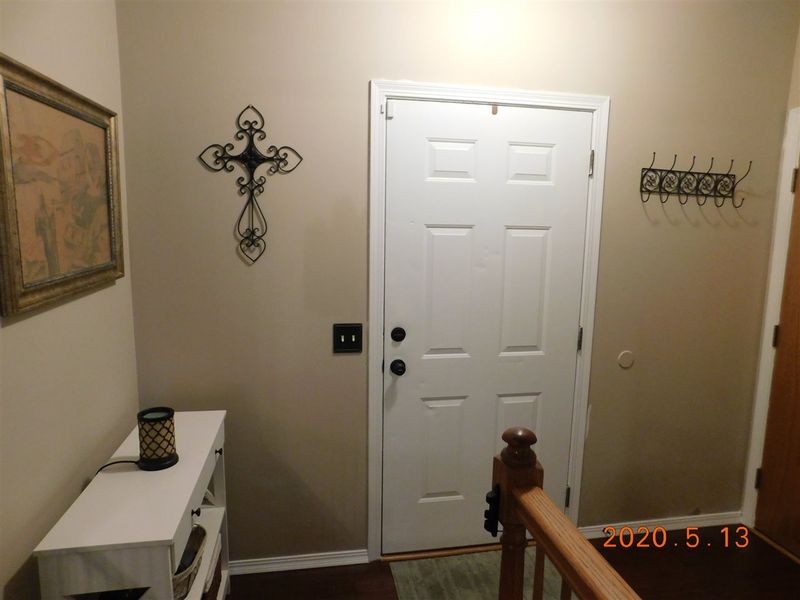 123 E Country Walk Ln, Mulvane, KS 67110