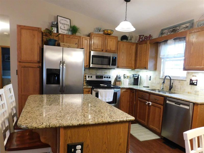 123 E Country Walk Ln, Mulvane, KS 67110