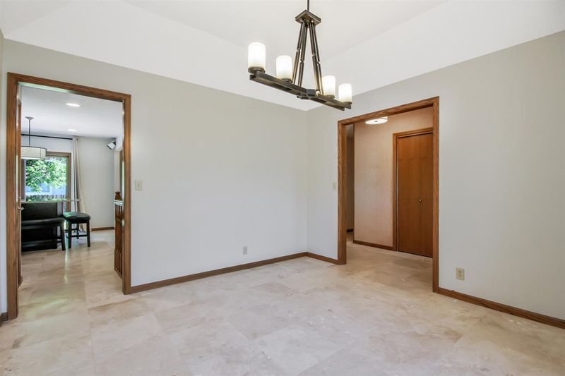 7104 E Greenbriar Cir, Wichita, KS 67226