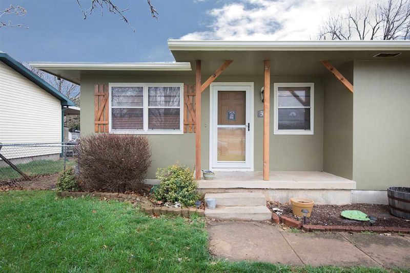 508 N 1st Ave, Mulvane, KS 67110