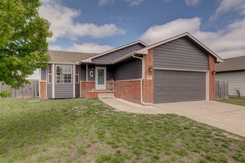 117 Sheffield Ct, Newton, KS 67114