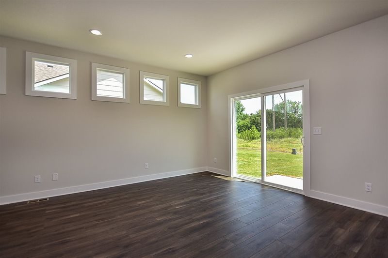 1257 E Prairie Hill Cir, Park City, KS 67219