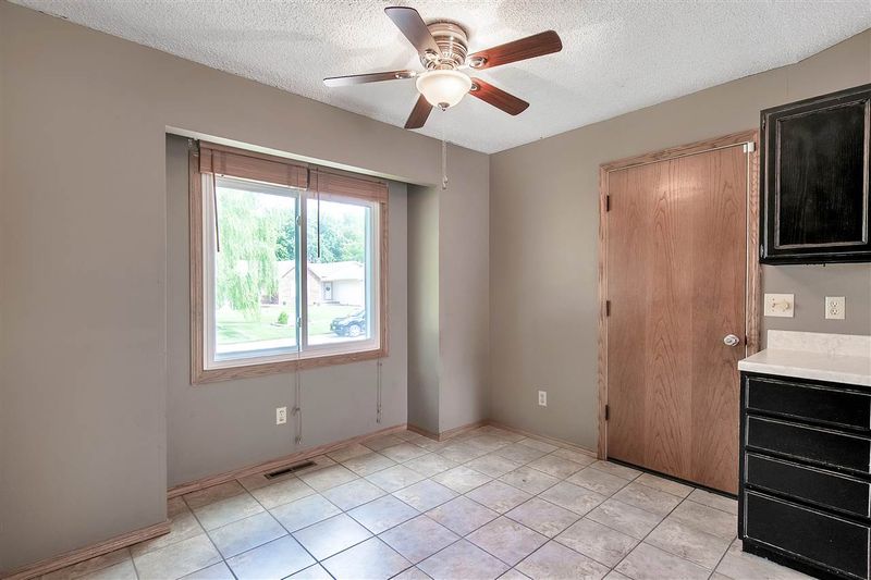 709 Wendy Kay Ln, Mulvane, KS 67110