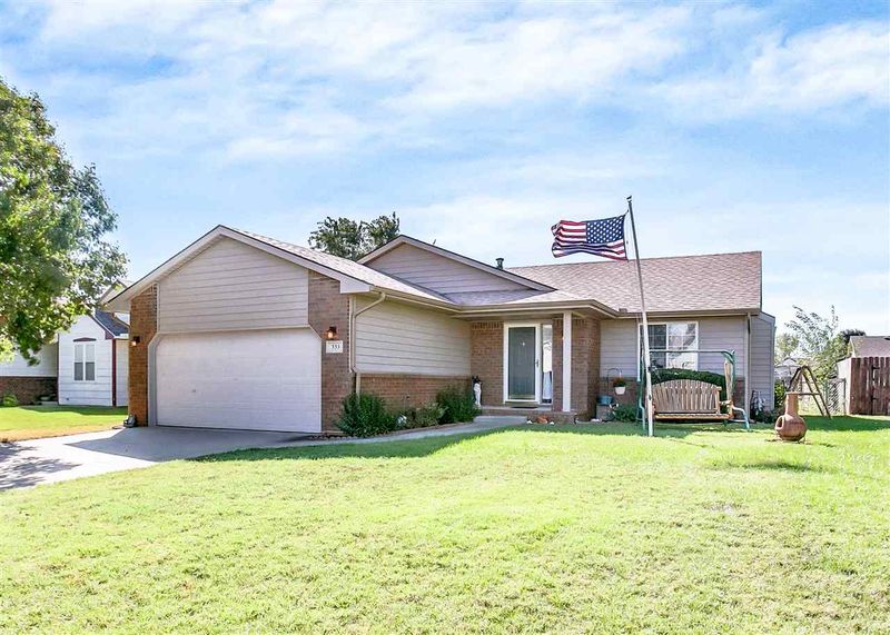 333 E Valley Park Dr, Valley Center, KS 67147
