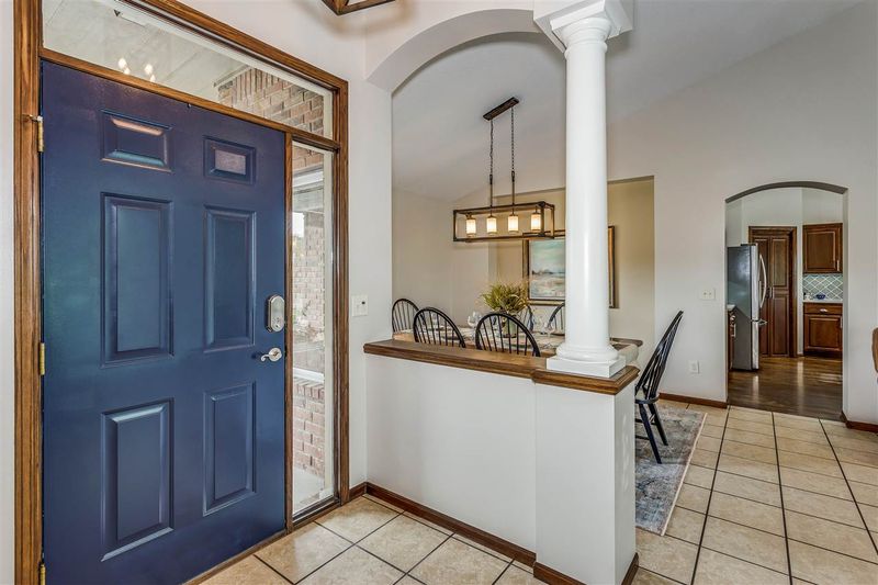 414 E Lakecrest Dr, Andover, KS 67002