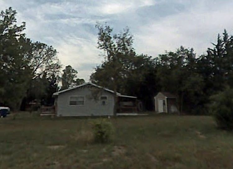 313 N Victory Rd, Hutchinson, KS 67501