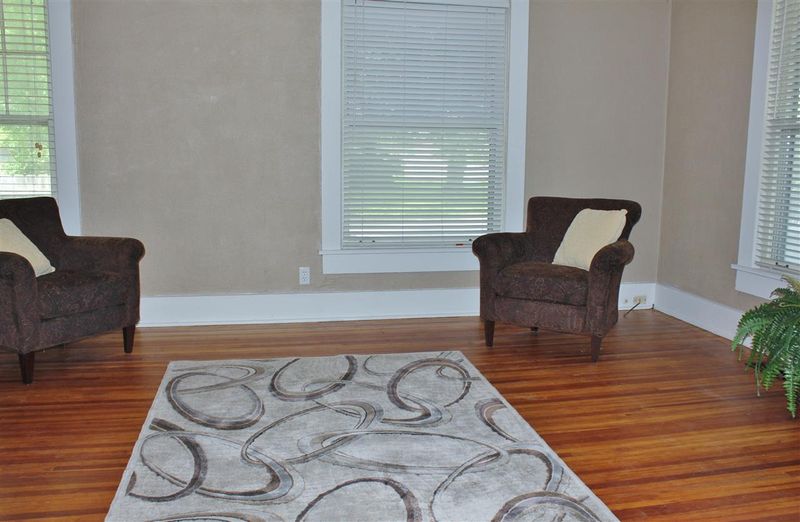 739 W 3rd, El Dorado, KS 67042