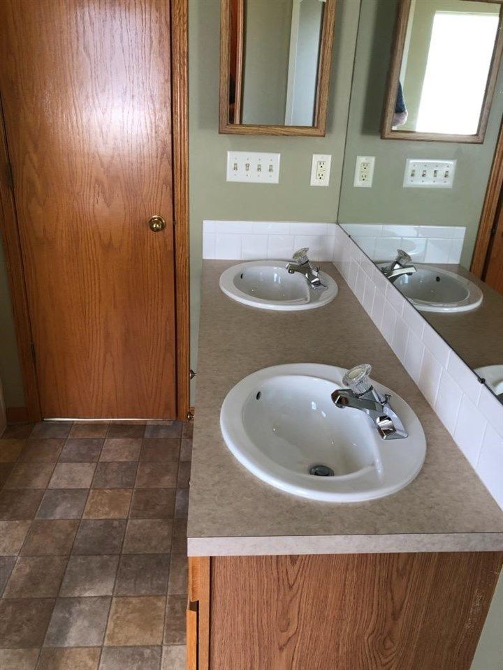6159 E 41st Circle North, Bel Aire, KS 67220-3863