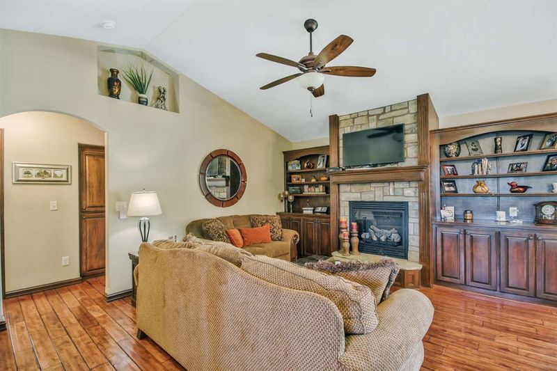 13203 E Mount Vernon Rd, Wichita, KS 67230