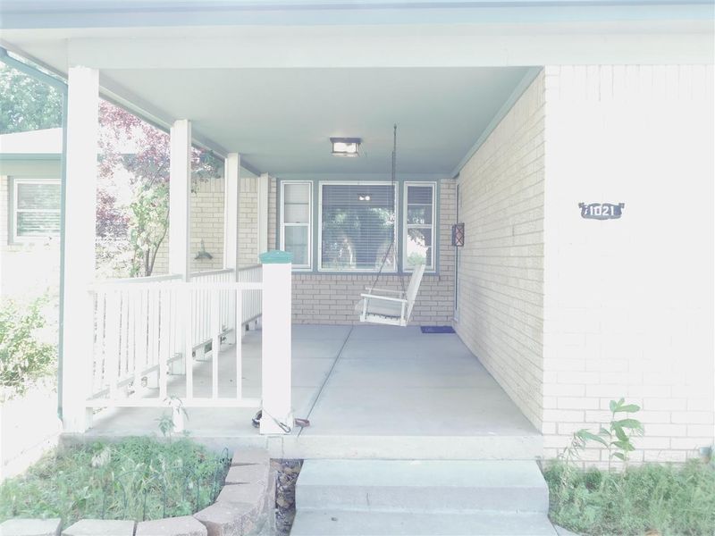 1021 S Capri Ln, Wichita, KS 67207