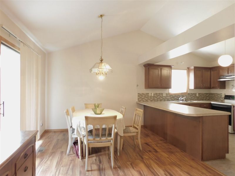 234 N Lakeside Dr, Andover, KS 67002