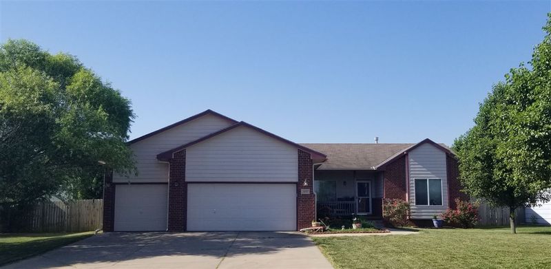 413 E Hickory St, Mulvane, KS 67110