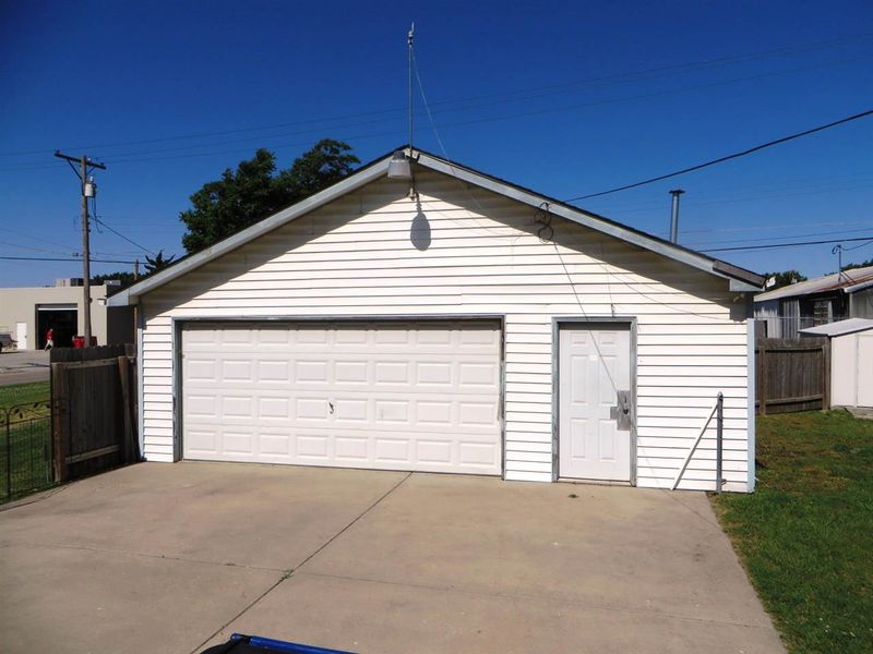 2159 S Mosley Ave, Wichita, KS 67211