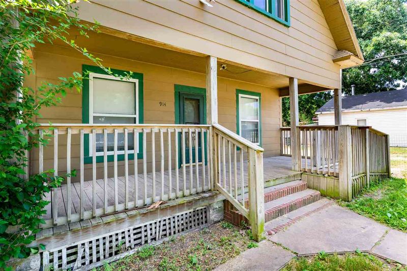 914 E 7th St, Wellington, KS 67152