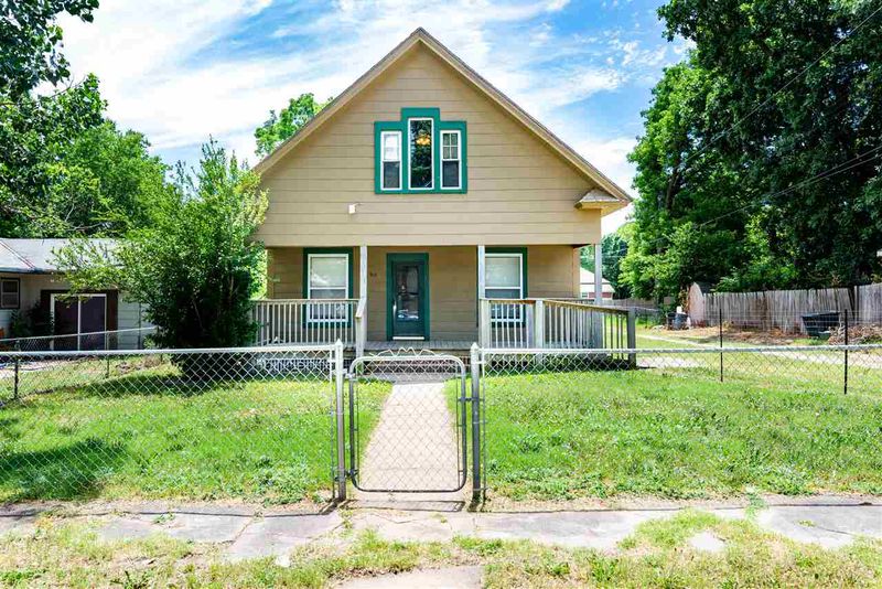 914 E 7th St, Wellington, KS 67152