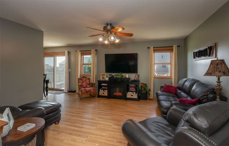 203 W Winterset Cir, Goddard, KS 67052