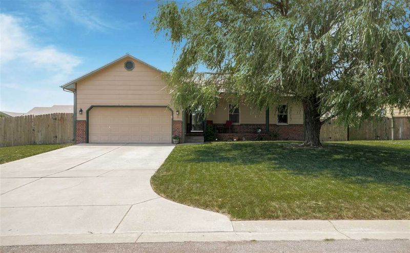 203 W Winterset Cir, Goddard, KS 67052