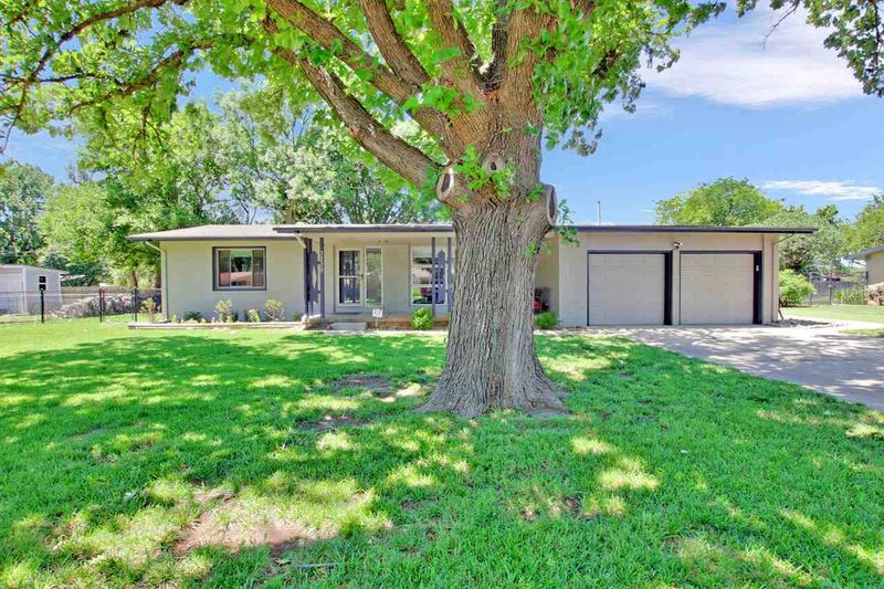3239 N Carlock St, Wichita, KS 67204
