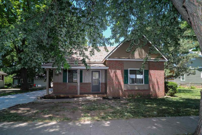 415 S 4th, Mulvane, KS 67110