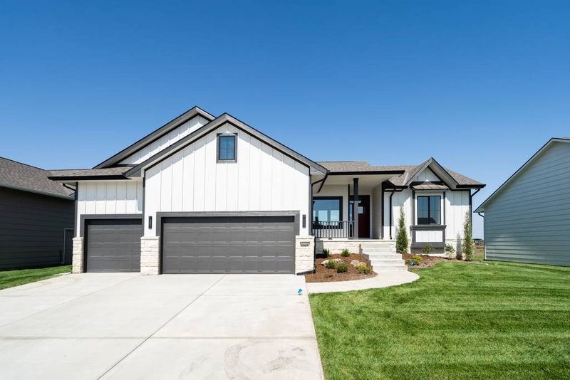 1069 S Arbor Creek Ct, Goddard, KS 67052
