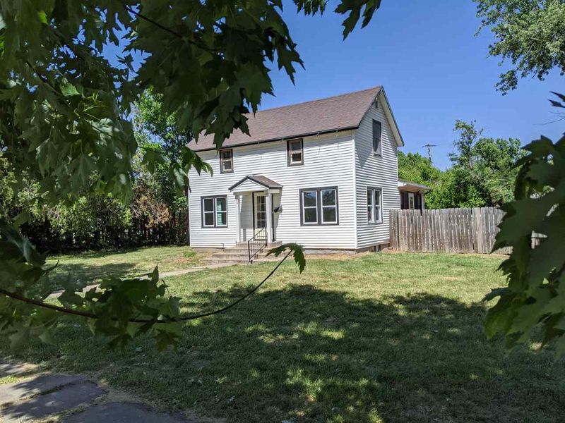 904 N Olive, Peabody, KS 66866