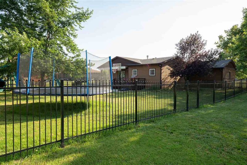 5928 S 103rd St E, Derby, KS 67037