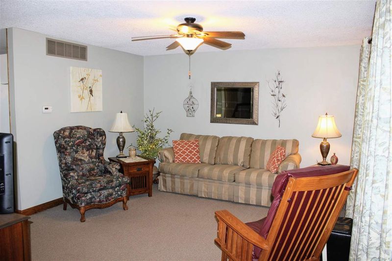 948 S Ash St, Newton, KS 67114