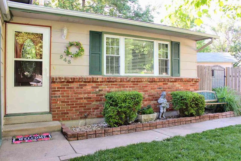 948 S Ash St, Newton, KS 67114
