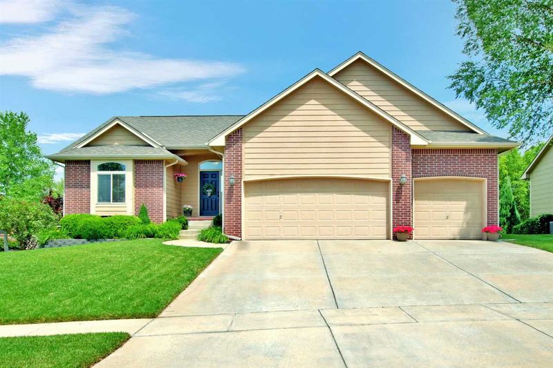 1306 E Summerlyn Dr, Derby, KS 67037