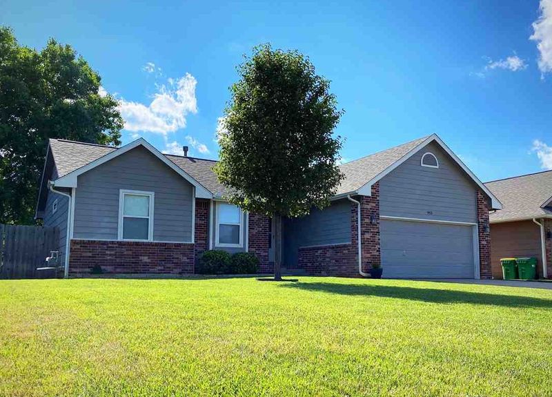 953 N Old Trail Rd, Valley Center, KS 67147