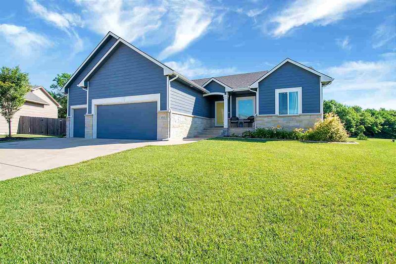 1512 E Splitwood Way St, Derby, KS 67037