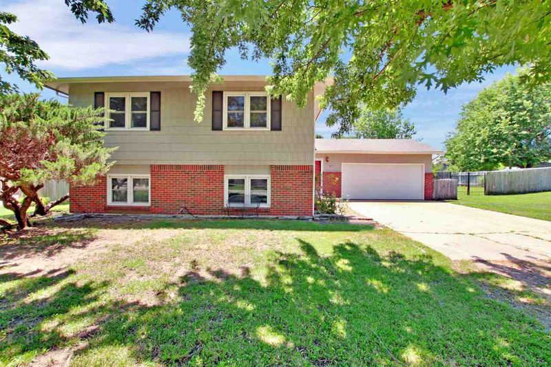 315 E Young, Rose Hill, KS 67133