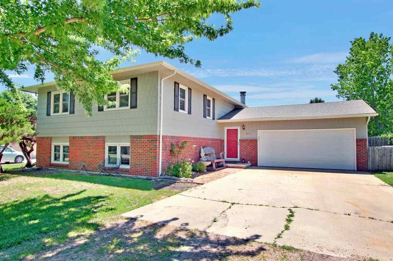 315 E Young, Rose Hill, KS 67133