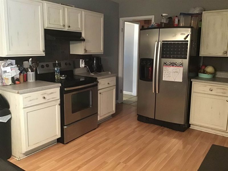 2711 E Conamore, Wichita, KS 67216