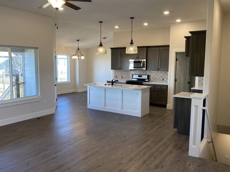 5816 E Wildfire St, Bel Aire, KS 67220