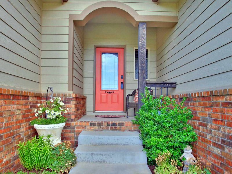 1312 N Spring Ridge Dr, Derby, KS 67037