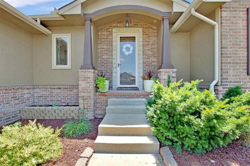 15505 E 24th St, Wichita, KS 67228