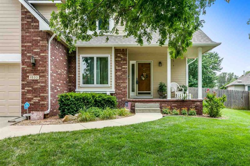 1533 E Quail Ct, Derby, KS 67037