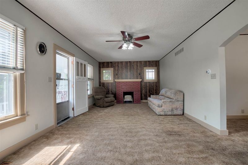312 N Walnut, Newton, KS 67114