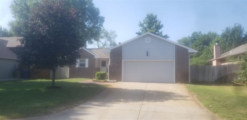 1301 Spring Cir, Haysville, KS 67060