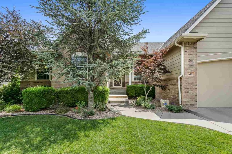617 E Woodstone Ct, Andover, KS 67002