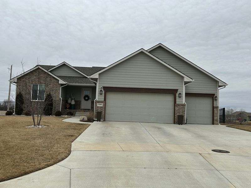 2301 E Sage Ct, Andover, KS 67002