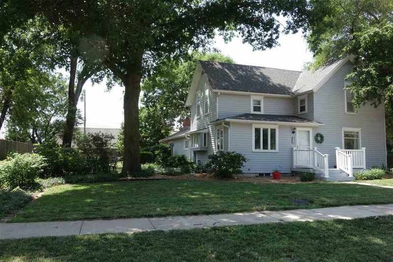 209 N Weaver, Hesston, KS 67062