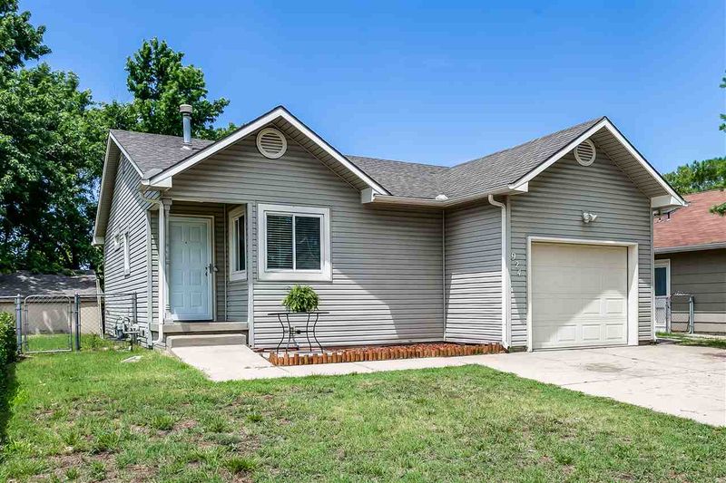924 E Mona, Wichita, KS 67216