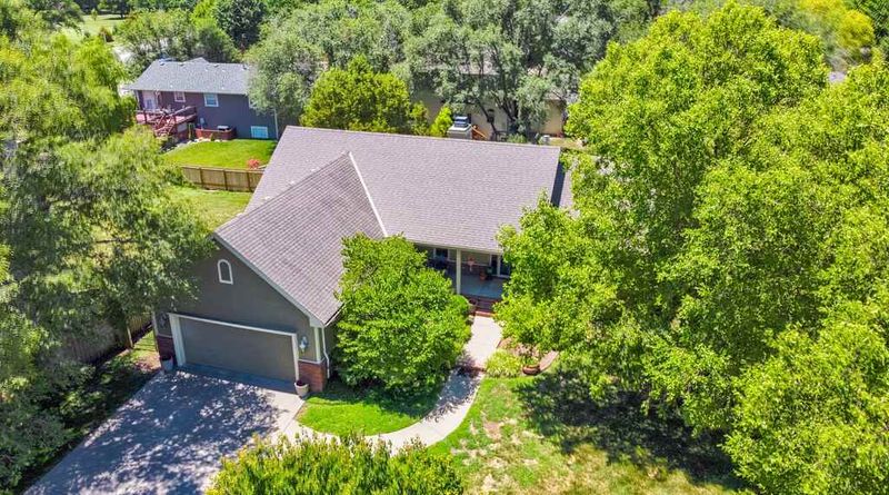 311 Cactus Ct, Andover, KS 67002