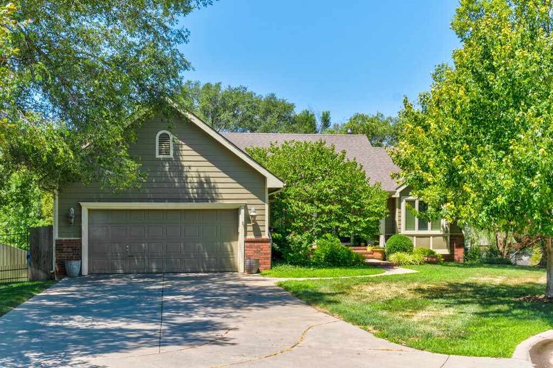 311 Cactus Ct, Andover, KS 67002