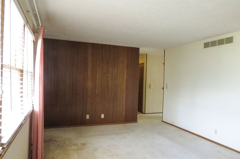 8025 E Morris St, Wichita, KS 67207