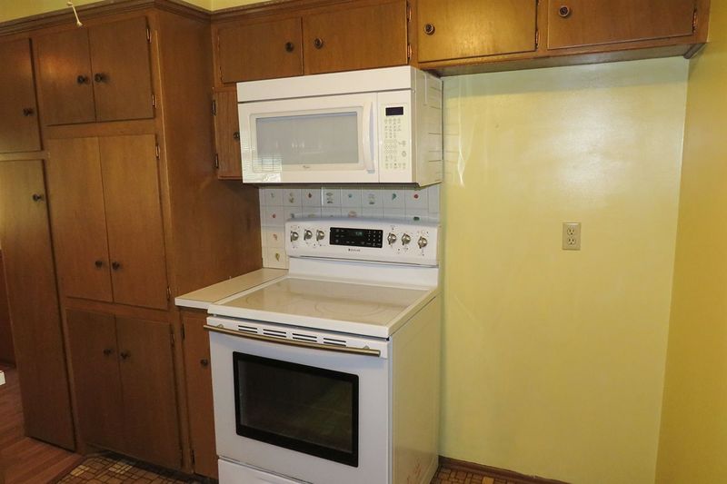 8025 E Morris St, Wichita, KS 67207