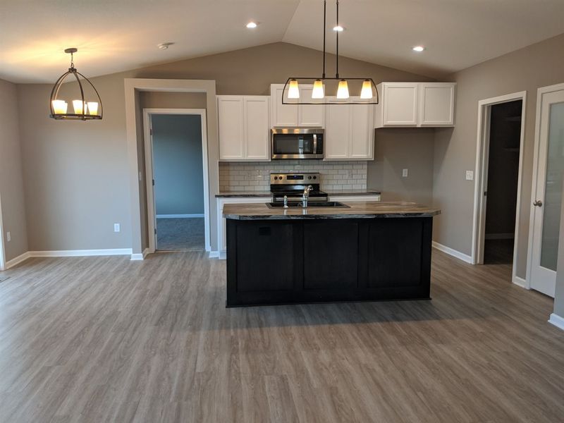 2204 E Summerwood St, Goddard, KS 67052